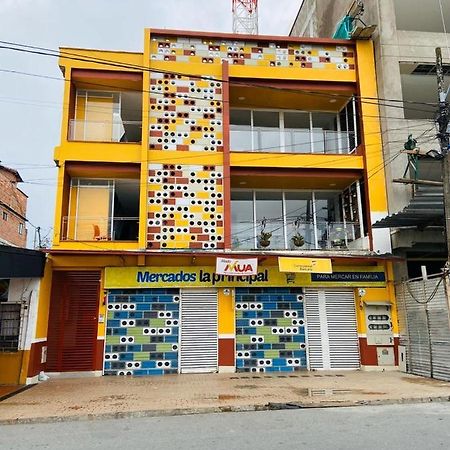 GuatapéApartamento The Colorsアパートメント エクステリア 写真
